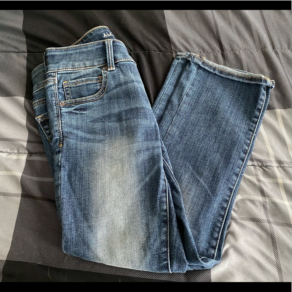 American Eagle Jeans size 6. Artist crop.